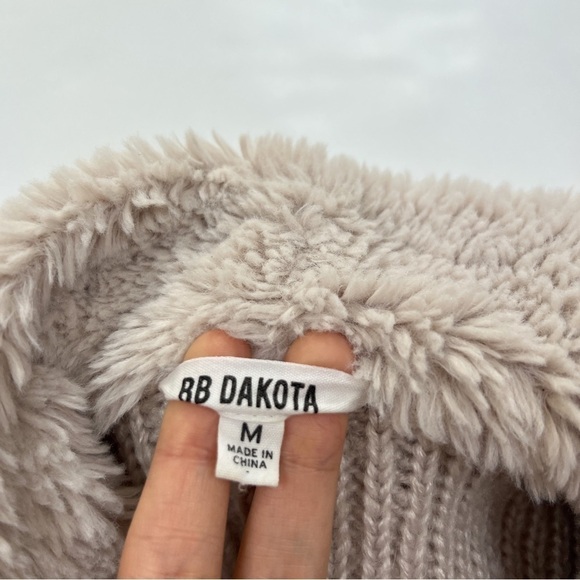 BB Dakota Cream Faux Fur Knit Back Open Front Rennie Sweater Vest - Picture 3 of 6